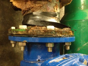 flange leaks 6 300x225 - Common Causes of Flange Leaks and their Solutions